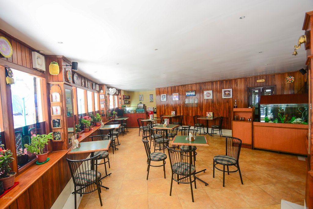 Baker's Café